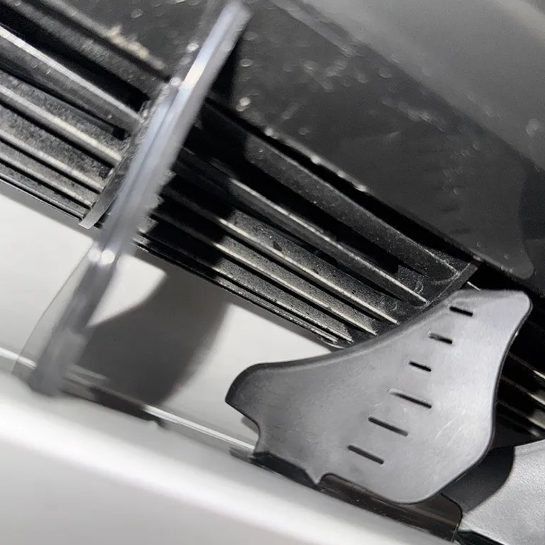 Ilmalämpöpumpun puhdistettu sisäyksikkö