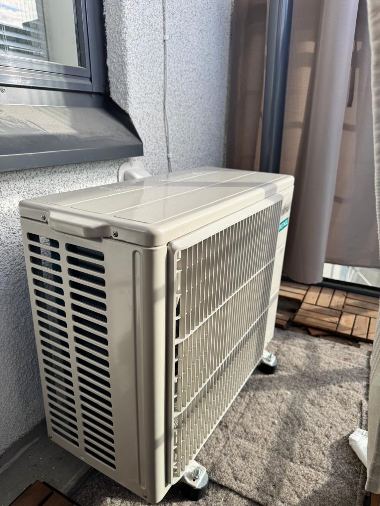 Fujitsu kompakti 09 ulkoyksikkö kerrostaloon